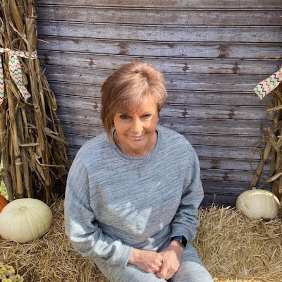 Meet your Posher, Lisa ann - Picture 1 of 1